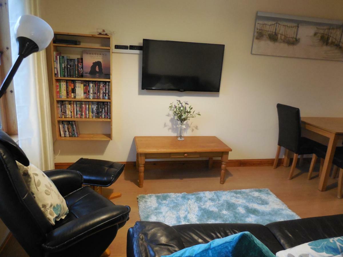 Apartment 2, Craigmore, Upper Baila, Леруик Екстериор снимка